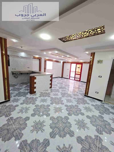 شقه  في العجمي شاطئ النخيل بجوار البحر والخدمات كاش او تقسيط