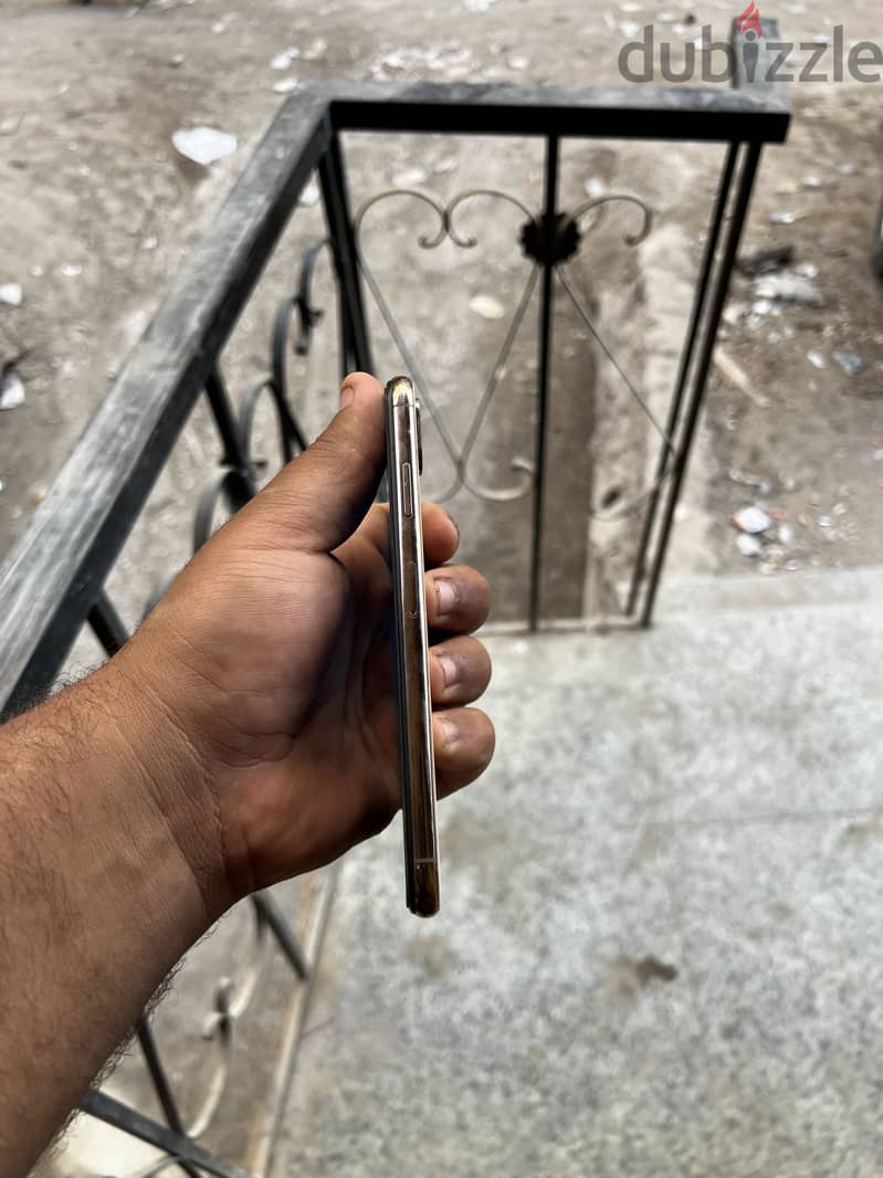 ‏iPhone XS Max 3