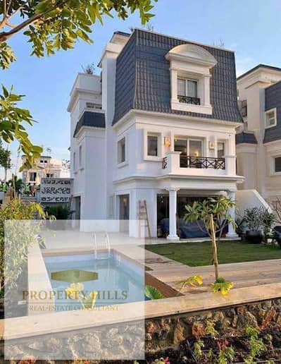 Villa ready to move mountain view fullyfinished new cairo