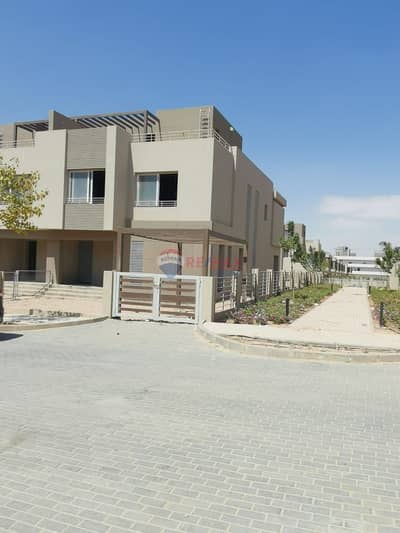 Prime location Twinhouse in Palm Valley -Palm Hills