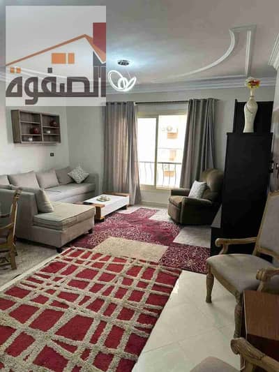 شقة مفروشة للايجار زهراء المعادى 3غرف ورسيبشن و2حمام موقع راقى قريب لشارع الخمسين