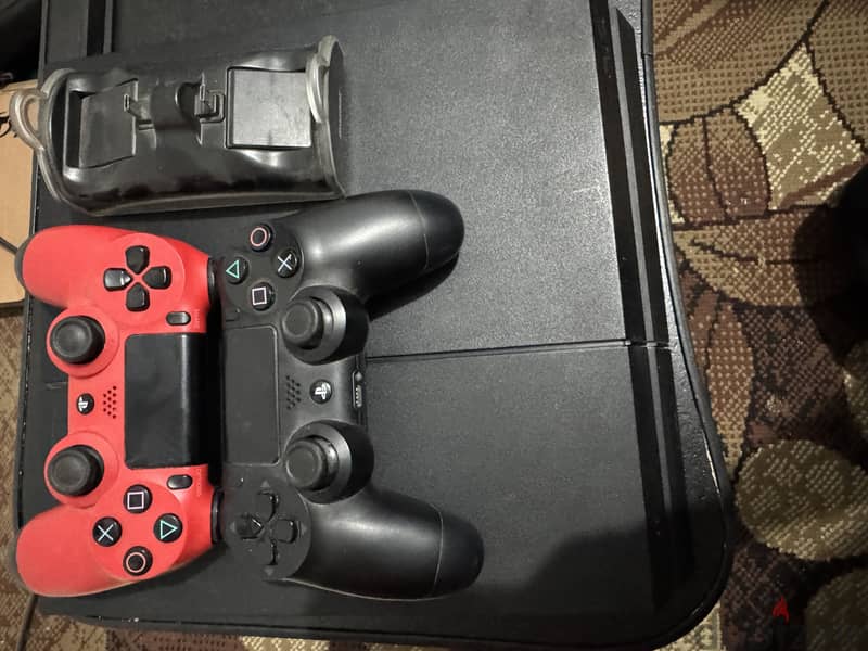 Ps4, 1TB with 2 Original controllers 1