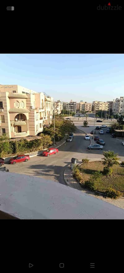 Apartment 160m for rent in Sheikh Zayed, the eighth district, the first neighborhood on the third floor with an elevator. The apartment is super lux finishing, porcelain, first occupancy.