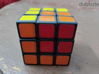 مكعب روبيك 3×3 بحالة كويسة