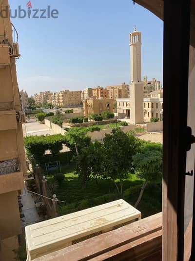 من المالك في الحي ٨ اكتوبر علي المحور المركزي
