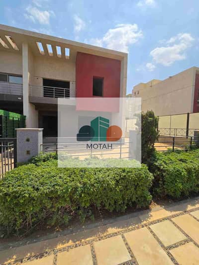 Townhouse for Sale in Madinaty - Prime Location.