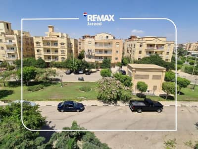 ستوديو  للايجار مفروش  بالكامل بموقع مميز جدا قريب من الخدمات في بيفرلي هيلز الشيخ زايد
