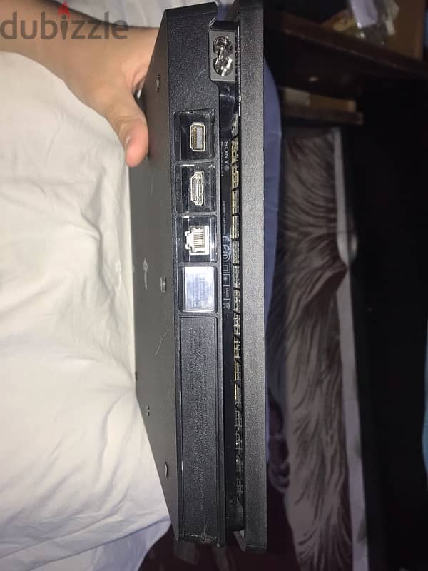 PlayStation 4 slim 500GB 2
