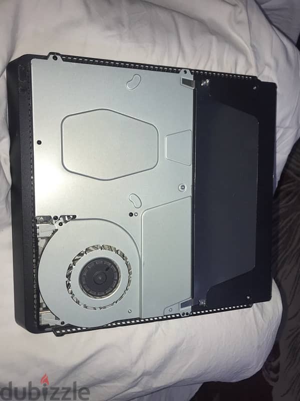 PlayStation 4 slim 500GB 3