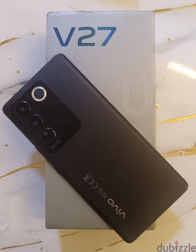 vivo v27 5G كسر زيرو بكل مشتملاته للبيع مساحه 256 ورام 8