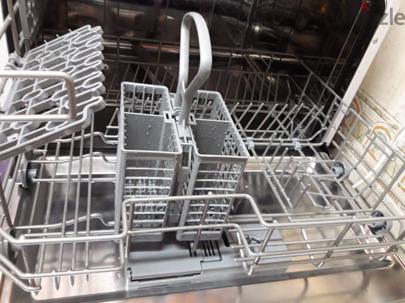 Universal Dishwasher 2