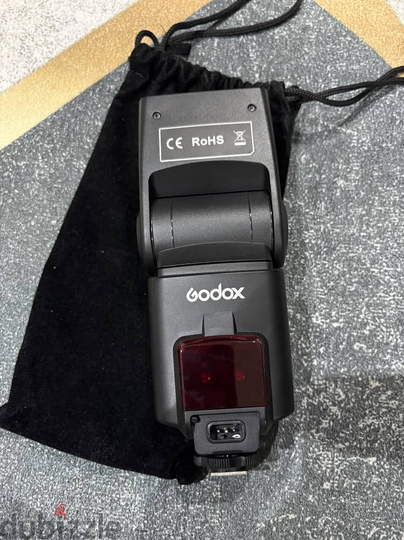Godox TT600 Camera Flash - Brand New Condition. 1