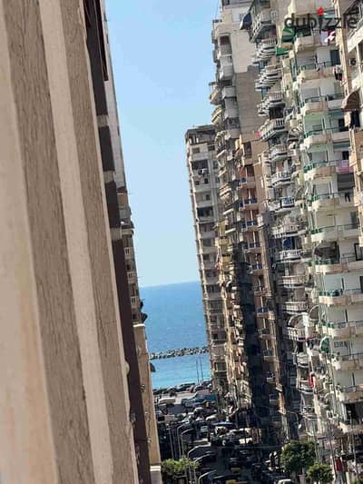 شقة للبيع شارع خليل حمادة الرئيسي فيو بحر مع العيسوى