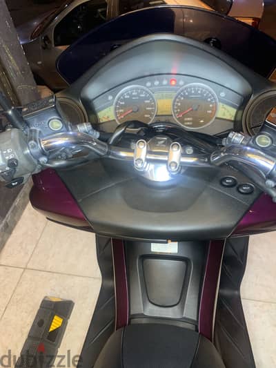 اسكوتر Honda forza