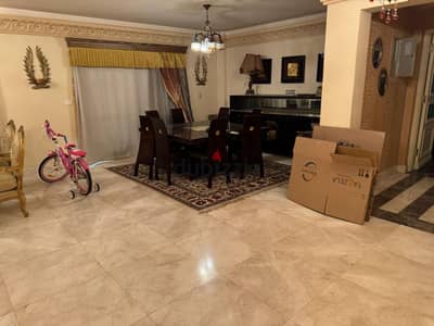  فرصة نادرة للبيع في مدينتي – مساحه 238م +60م حديقه أرضي بحديقة قدام النادي مباشرة 