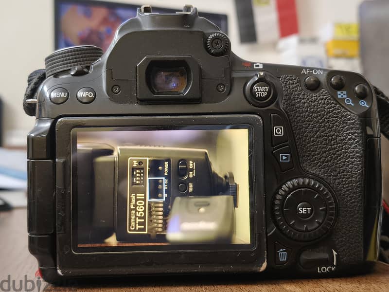 Canon  D70 2
