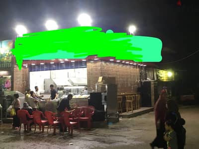 محل تجاري في منطقة تجارية جدا ناصية