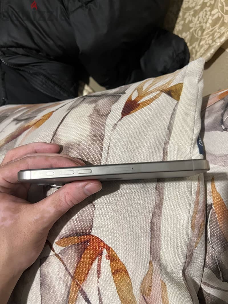 iPhone 15 pro max 2