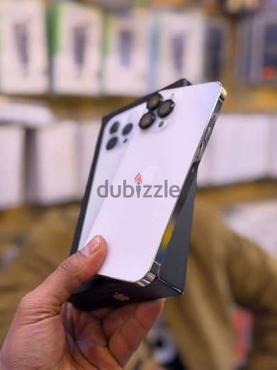 مطلوب بوردة ايفون ١٣ برو