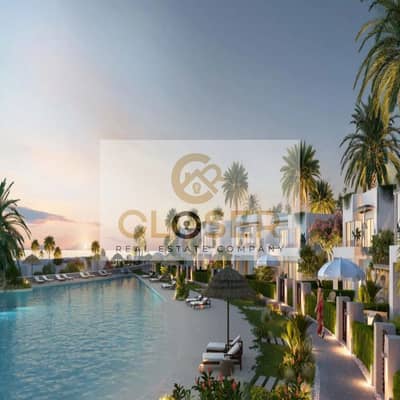 شالية متشطب بالكامل للبيع في كمبوند ( Sea Shore ) في قلب راس الحكمة صف اول علي البحر مباشرة من افضل مطور (Hayde Park)|  fully finished chalet for sale