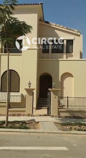 الترا لوكس | برايفت بيزمنت | بالمطبخ والتكييفات | فيلا ستاندالون  ٤٧٥م للبيع في اب تاون كايرو