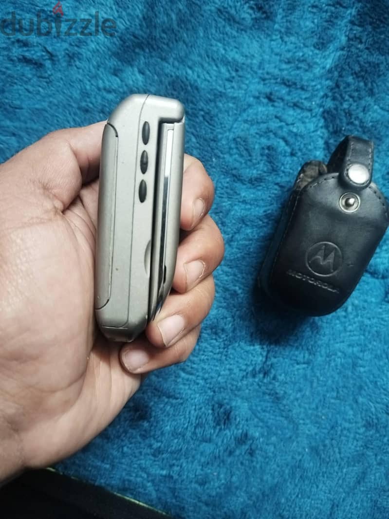 MOTOROLA V 5