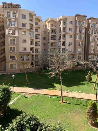  _شقة فاخرة للبيع في مدينتي B2_   مجموعة 22، إطلالة مباشرة على الجنينة  - مساحة 107 متر - الترا سوبر لوكس، أرضيات MDF بالكامل - إضاءات LED وبيت نور عصري - عداد كهرباء + غاز طبيعي - 2 غرفة + حمام - السعر: 5,200,000 جنيه