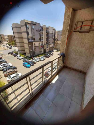 شقه للبيع في كمبوند سكن مصر مسلسل 14 التجمع الثالث القاهره الجديده  عند الجامعه الالمانيه و موقف الاتوبيس و عند نادي هايتس و نادي الجمارك و خطوات ل مستشفى القاهره الجديده و طريق العين السخنه و دقائق ل ارابيلا بلازا و محور جمال عبد الناصر