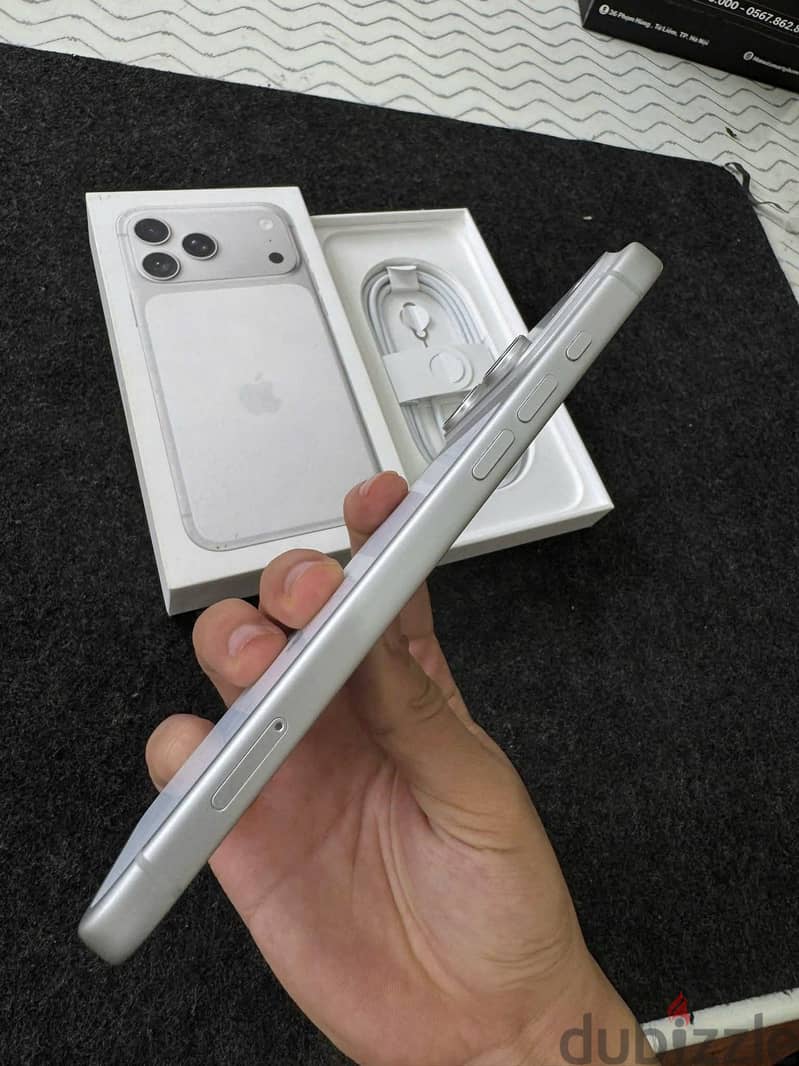 iPhone 17 pro max 1