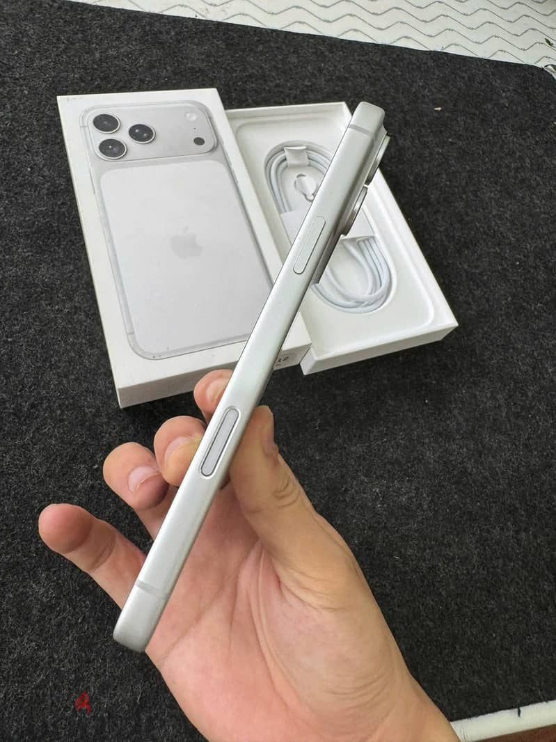 iPhone 17 pro max 2