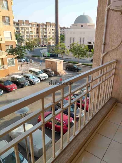 مدينتى شقه للبيع 116 متر فى الb11 مجموعه 111