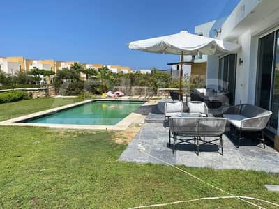 Villa Very prime location direct on lagoons seashell
