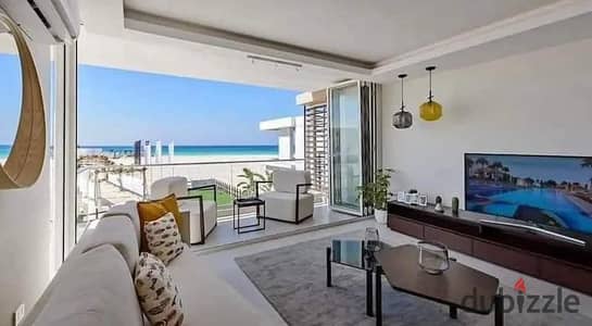 اميز شاليه متشطب بالتكيفات+فرش+اجهزة بأطلالة بانورامية على البحر sea view في ارقي قري الساحل الشمالي مع شركة الراجحي السعودية بخدمات فندقية