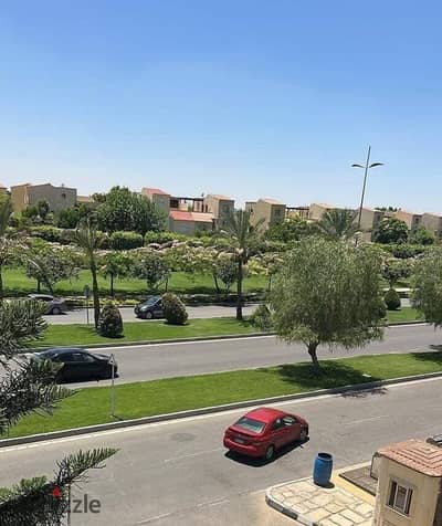 For sale in Madinaty, an apartment model 600, area 265 square meters in b1, second floor, view of villas and the main street