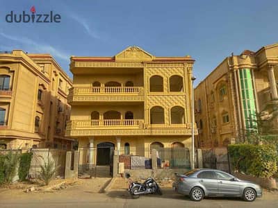 فيلا للايجار في الشويفات في التجمع الخامس قريبه من ش التسعين الجنوبي