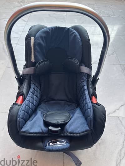 Baby car seat مقعد سيارة للأطفال