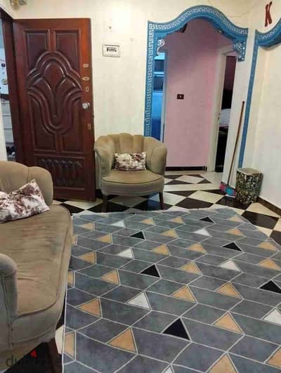 شقة 90 م للبيع بالفرش والاجهزه تشطيب سوبر لوكس يوجد جميع المرافق مياه وكهرباء وغاز طبيعى 2 نوم ريسبشن قطعتين مطبخ حمام الدور الرابع علوي سلم مريح جدا بالإسكندرية العجمي الكيلو21 اول مدخل أكتوبر قبل البوابة بموقع متميز جدا