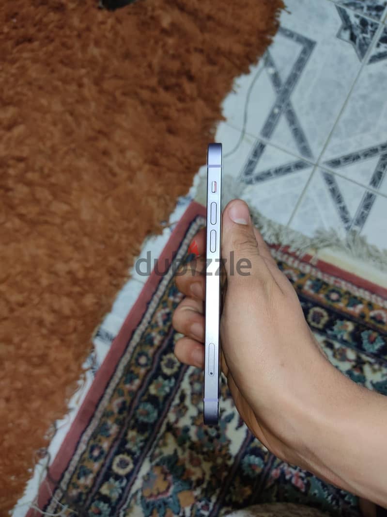 iPhone 12 4