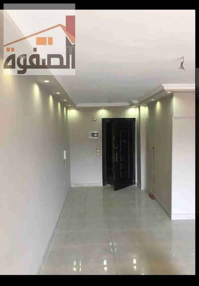 شقه للايجار الفاضي قانون جديد زهراء المعادي موقع مميز وراقي بجانب كارفور وشارع السعاده وكل الخدمات والبراندات العالميه