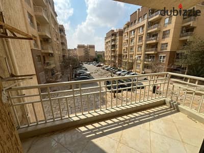 شقه للبيع كاش بمدينتي 133متر في الb11 بتشطيبات خاصه بالكامل