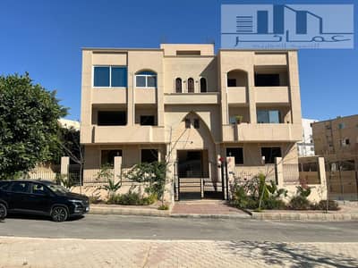 دوبلكس للبيع 450م + جاردن 120م في الشروق 1 | خلف الجامعة الفرنسية مباشرة