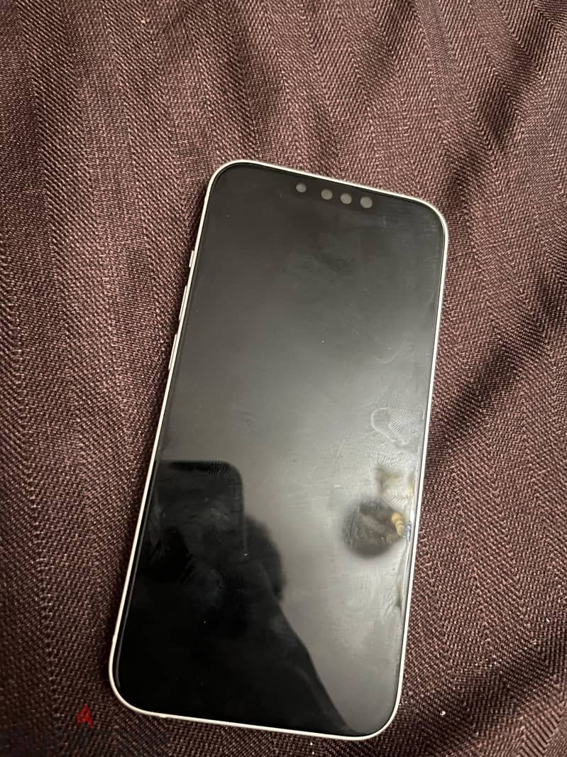 iPhone 13 4