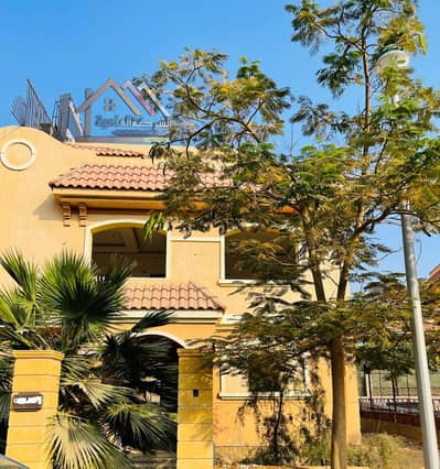 فيلا للبيع فى مدينتى نموذج J كلاسيك نص تشطيب اطلاله وايد جاردن