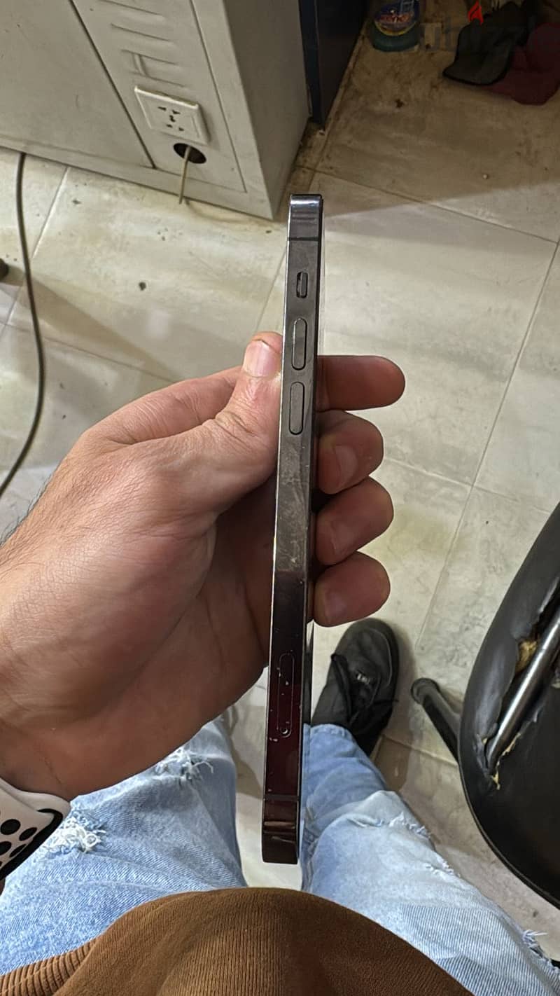 iPhone 12 Pro 4