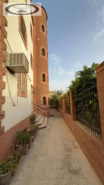 Villa for rent, residential or commercial, Fifth Settlement, Fourth District, near the courthouse and Al-Hamd Mosque. Suitable for all activities.