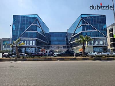للبيع الفورى محل بفيو مميز فى مول ريتزى أمام جرينز بجانب سعودى ماركت Ritzy Mall