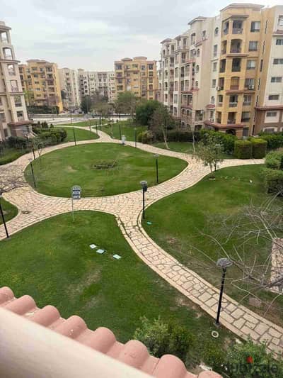 للايجار فى مدينتي شقة قانون جديد مساحه ١٧٥ متر فيو وايد جاردن بالرقى واجمل مراحل مدينتي b1 بالمطبخ  خطوات لاوبن اير مول   خطوات لارابيسك مول  خطوات لخدمات والمسجد  عباره عن ٣ غرف نوم + ٣ حمامات