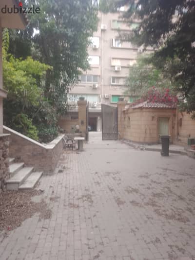 فيلا للبيع للشركات الكبرا ترخيص اداري موقع  متميز تاني نمره من ميدان فيني 1620م