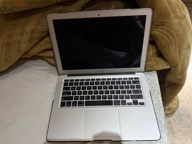 Apple Mac Air 4