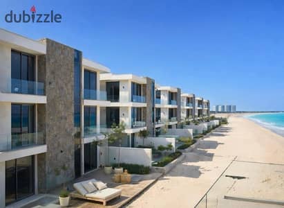 للبيع شالية متشطب ومفروش بالاجهزة والتكييفات صف اول علي البحر مباشرة بجوار فندق Rixos العلمين الساحل الشمالي بقسط علي 5 سنوات.